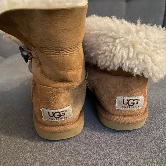 UGG boots - Picture 2 of 3